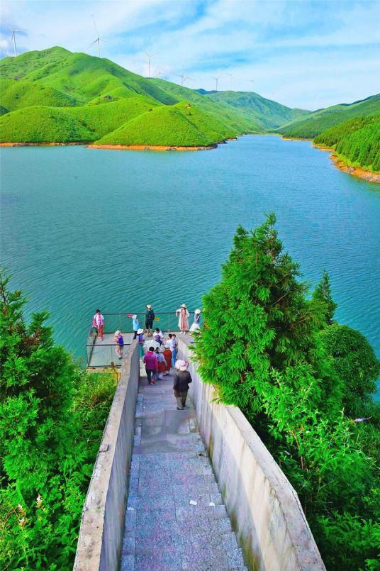 天湖旅游风景区（广东省从化市天湖旅游风景区）