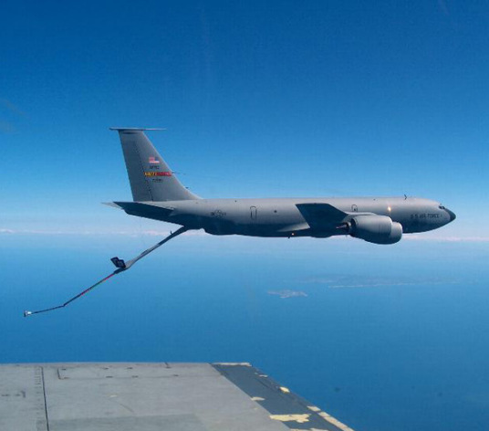 KC-135空中加油机