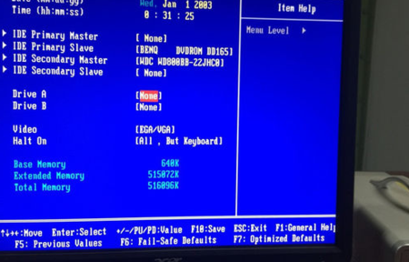 开机时总出现CMOS checksum error-Defaults loaded,要按F1才可继续，该如何解决？