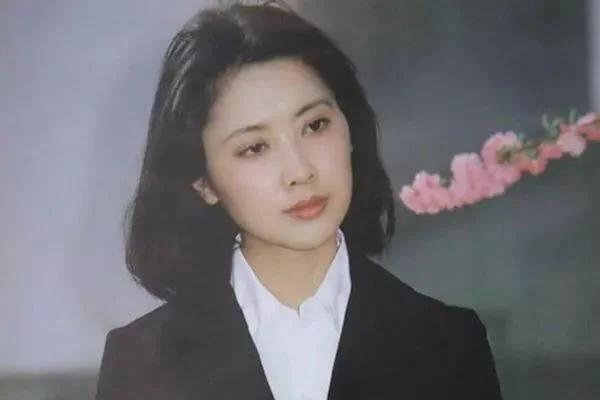 女儿国国王28到66岁的容颜变化，美人如画，她有哪些代表作？