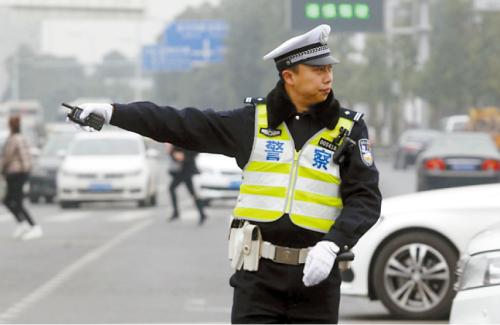 交警到底能不能查军车