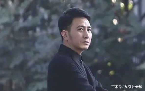 林生斌大儿子正面照曝光，同学家长称孩子不姓林而是姓任，究竟是怎么回事？