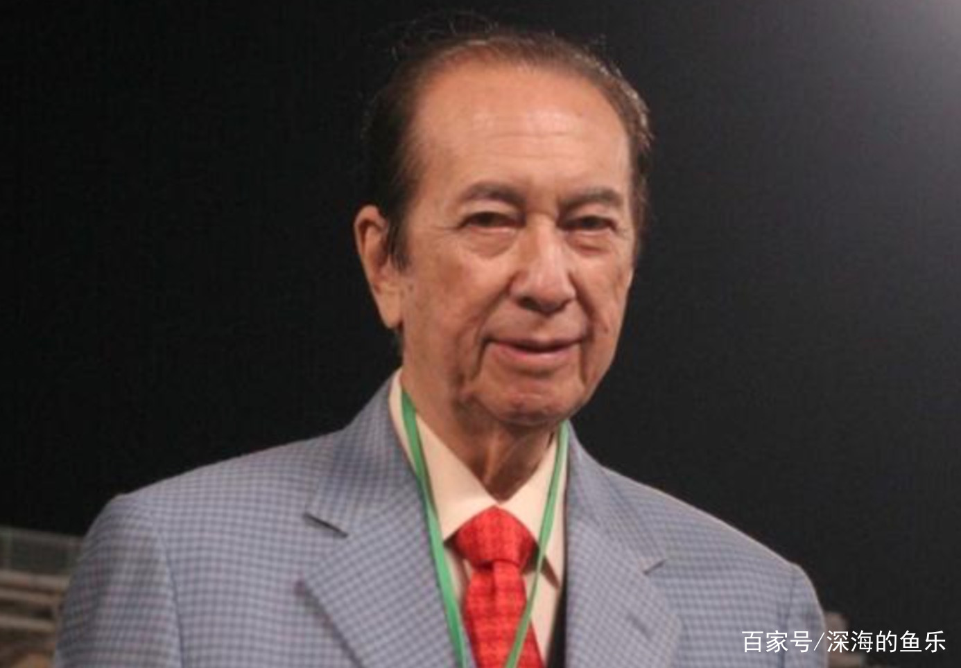 赌王把儿子放国外隐藏30年，明明是梁安琪亲生，为何让何超琼照顾？