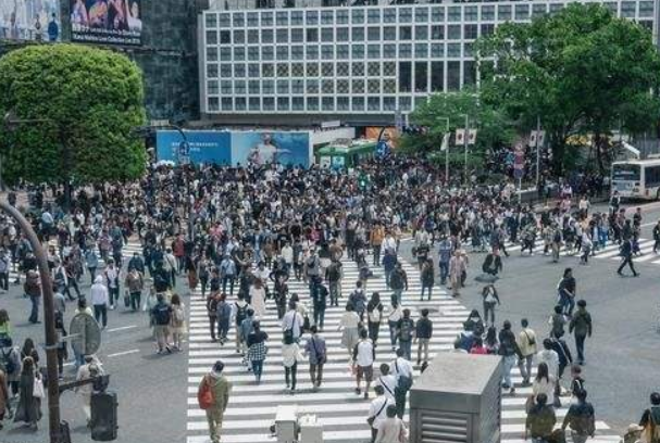 报道称深圳遭遇建市以来最严重缺水，这是哪些原因造成的？