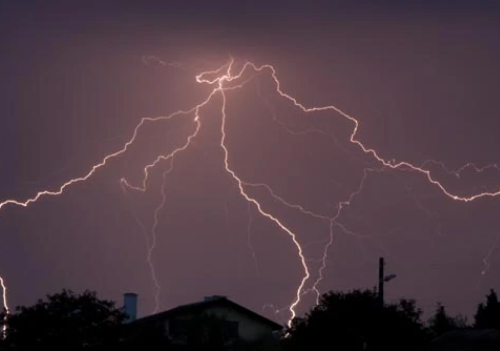 风萧萧雨飘飘上一句