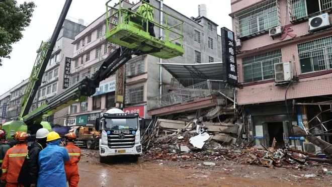 长沙倒塌楼房由6层加建至8层，这是否涉嫌违建？