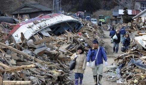 青海发生7.4级地震，共记录到余震100多次，当地采取了什么救援举措？