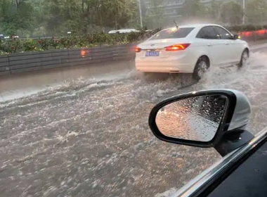 湖北宜昌多地遭暴雨冰雹突袭，城市是否发生了内涝？