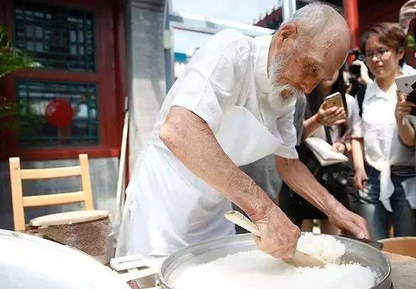 日本煮饭老人被称为煮饭仙人，这个称号是否有些名不副实？