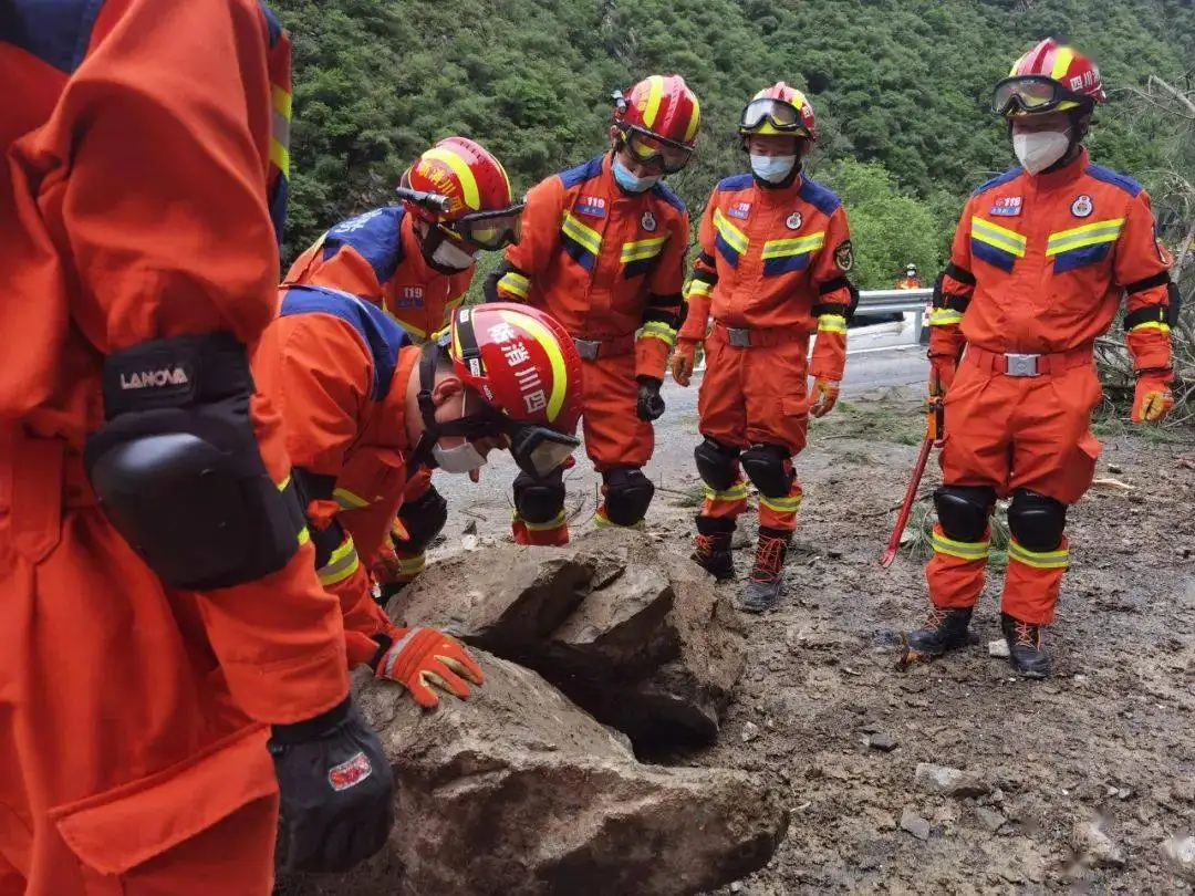 四川地震60秒众生相，你对哪些瞬间印象深刻？