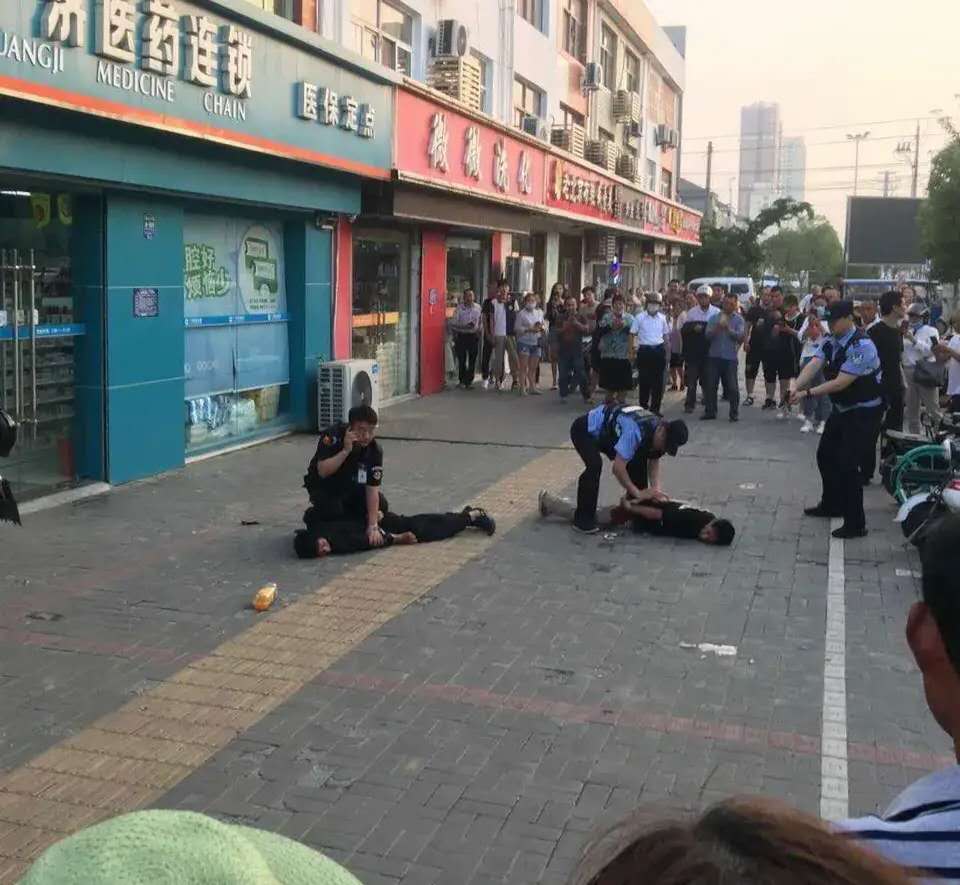 淮安暴力袭警案致两名警察牺牲，凶手为什么这么做？