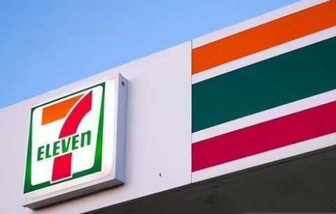 711门店卖36.2元过期食品被罚10万元，此前还收到过哪些罚单？