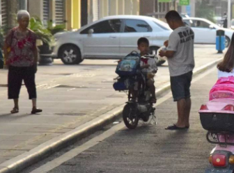 湖南12岁男生穿校服坐7楼，作业没做完，跳楼身亡，有必要吗？