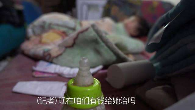 坠楼女婴父亲因舆论压力才让住院，父亲此种行为你能理解吗？