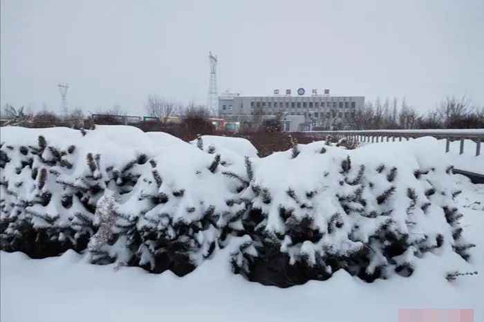 北方暴雪南方多地气温超31度，南北地区的温差为何如此之高？