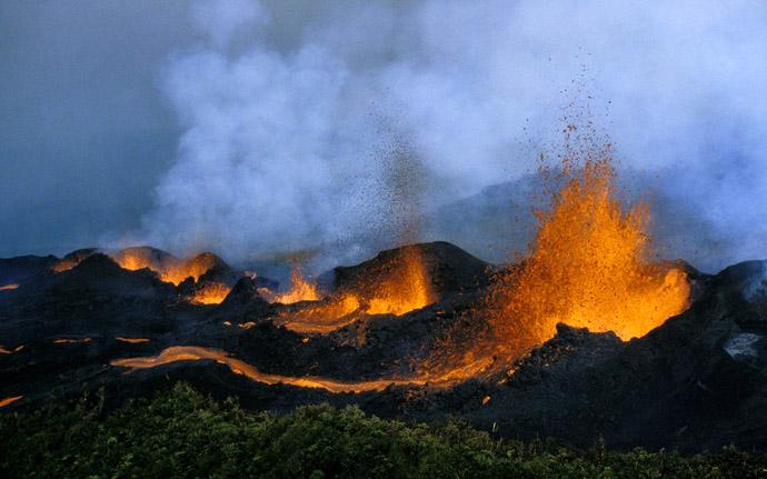 日本的富士山是睡眠火山还是死活山还是活火山？？